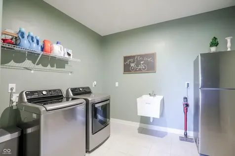 702 Whispering Oaks Drive Carmel IN 46032