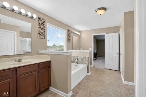 10518 Misty Cove Lane Fishers IN 46040