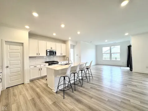 5160 Holborn Avenue Mccordsville IN 46055