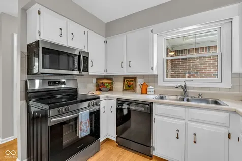 5320 Whisperwood Lane Indianapolis IN 46226