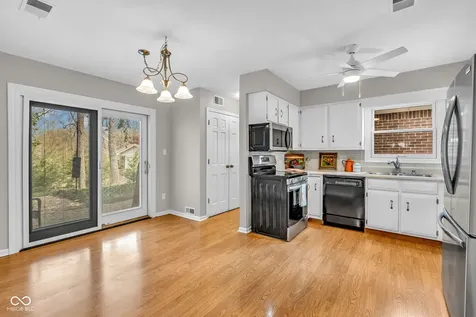 5320 Whisperwood Lane Indianapolis IN 46226