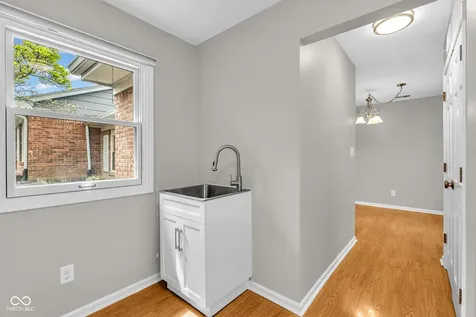 5320 Whisperwood Lane Indianapolis IN 46226