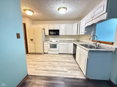 1411 Mimosa Court Greenfield IN 46140