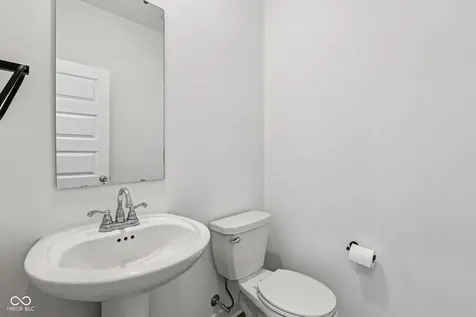 2221 Boxwood Drive Greenfield IN 46140