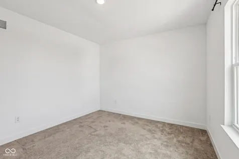 2221 Boxwood Drive Greenfield IN 46140