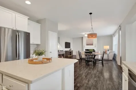 9697 Denrose Drive Fishers IN 46040
