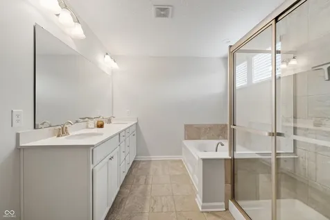 9697 Denrose Drive Fishers IN 46040