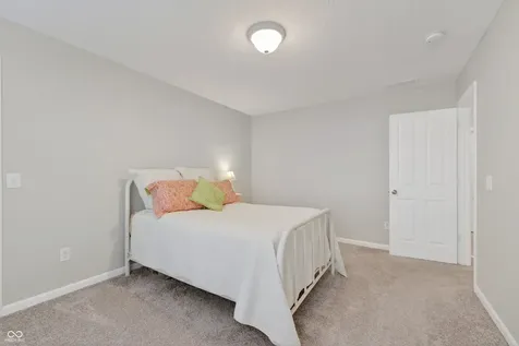 9697 Denrose Drive Fishers IN 46040