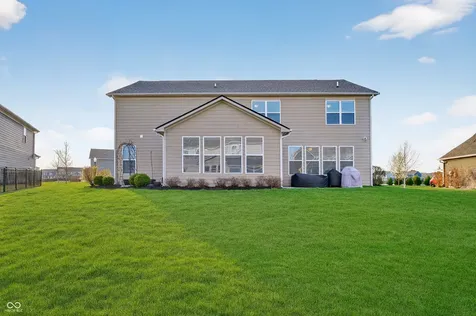 9697 Denrose Drive Fishers IN 46040