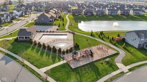 9697 Denrose Drive Fishers IN 46040
