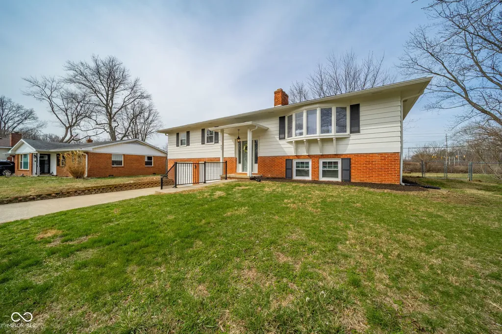 807 Bittersweet Lane Anderson IN 46011