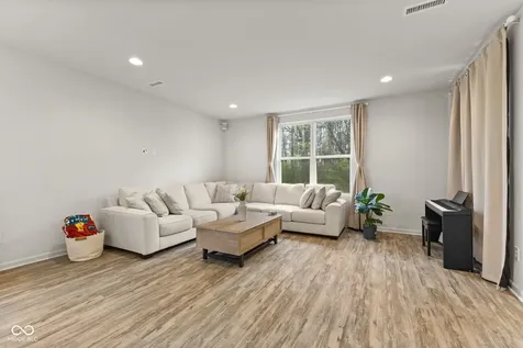 1398 Sarah Way Avon IN 46123