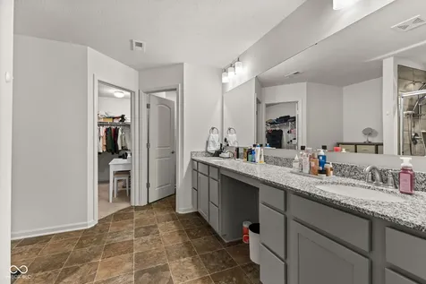 1398 Sarah Way Avon IN 46123