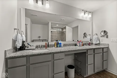 1398 Sarah Way Avon IN 46123