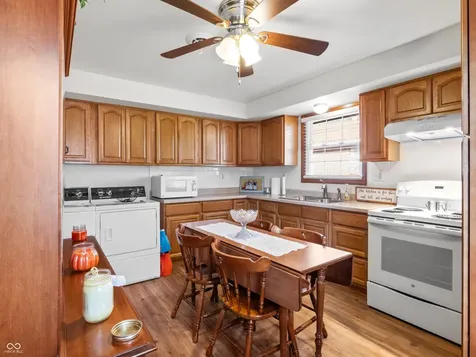 2263 Wallace Avenue Columbus IN 47201