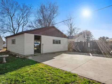 2263 Wallace Avenue Columbus IN 47201