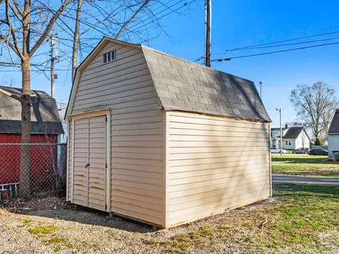 2263 Wallace Avenue Columbus IN 47201