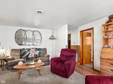 2263 Wallace Avenue Columbus IN 47201
