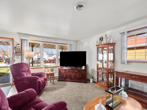 2263 Wallace Avenue Columbus IN 47201