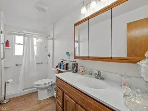 2263 Wallace Avenue Columbus IN 47201