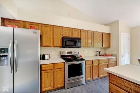 11150 Plum Hollow Circle Fishers IN 46037