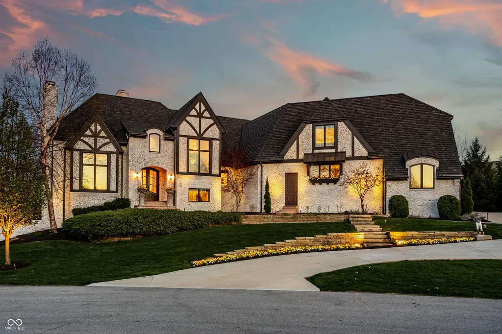 2 Woodard Bluff Zionsville IN 46077