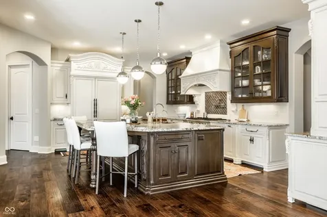 2 Woodard Bluff Zionsville IN 46077