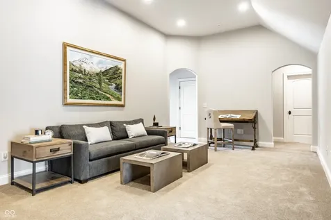 2 Woodard Bluff Zionsville IN 46077