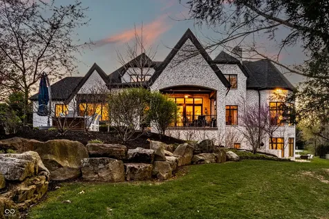 2 Woodard Bluff Zionsville IN 46077