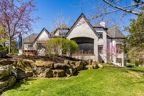 2 Woodard Bluff Zionsville IN 46077