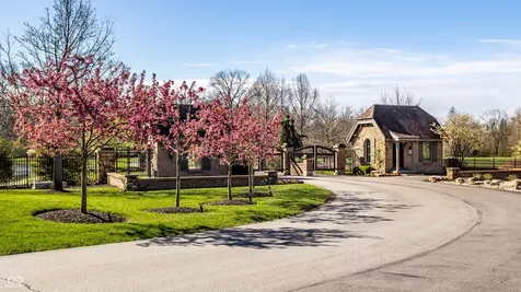 2 Woodard Bluff Zionsville IN 46077