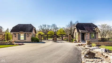 2 Woodard Bluff Zionsville IN 46077