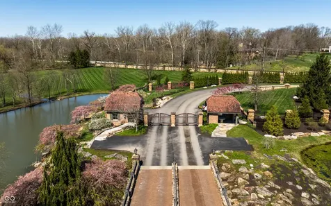 2 Woodard Bluff Zionsville IN 46077