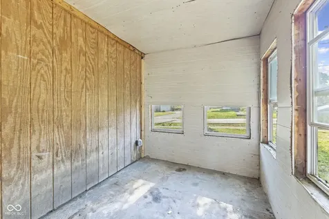 9577 N Crawford Street Knightsville IN 47857