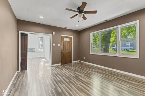 9577 N Crawford Street Knightsville IN 47857