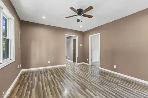9577 N Crawford Street Knightsville IN 47857