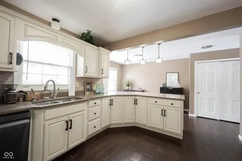 8720 Ellington Drive Indianapolis IN 46234