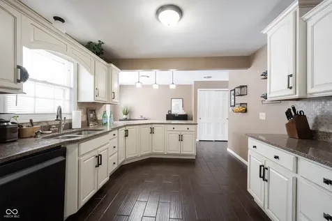 8720 Ellington Drive Indianapolis IN 46234