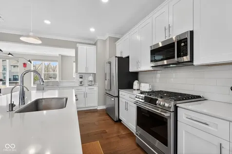 11571 Huffington Street Carmel IN 46032