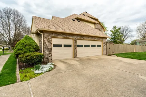 10304 Fallen Oak Drive Indianapolis IN 46239