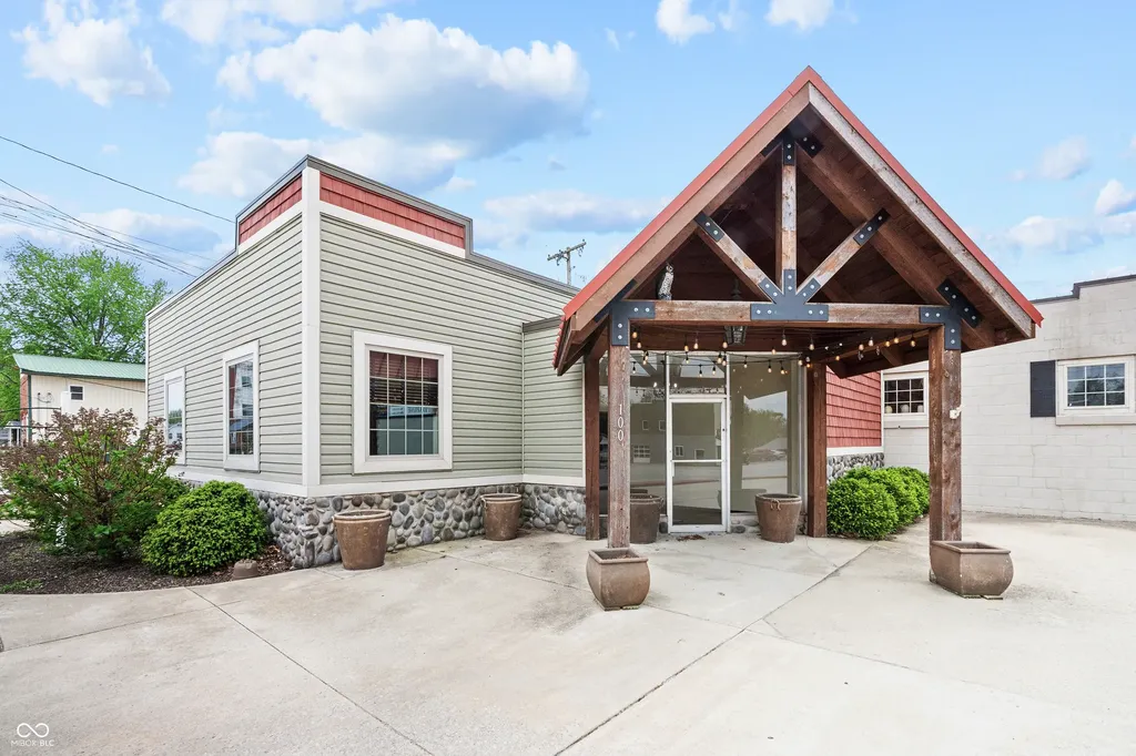 100 S Pearl Street Thorntown IN 46071