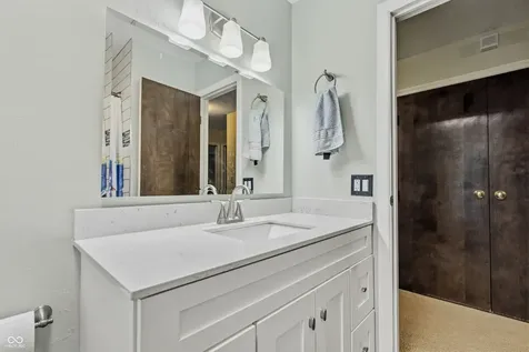 1538 Pittwood Drive Indianapolis IN 46240