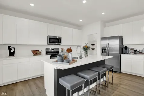 1596 Pine Circle Franklin IN 46131
