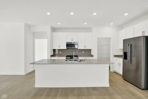 5279 Nettleton Way Avon IN 46123