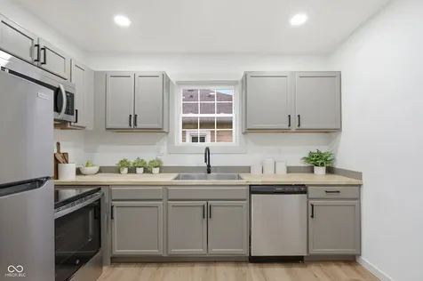 106 S 3rd Avenue Beech Grove IN 46107