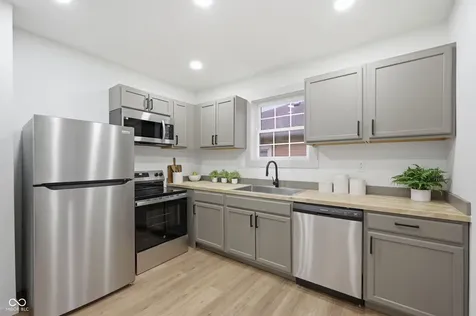 106 S 3rd Avenue Beech Grove IN 46107