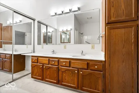 8808 Stirrup Court Indianapolis IN 46256