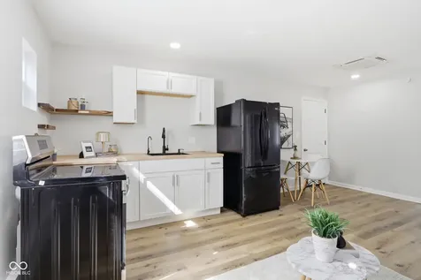 4315 E 42nd Street E Indianapolis IN 46226