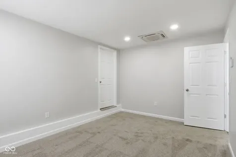 4315 E 42nd Street E Indianapolis IN 46226
