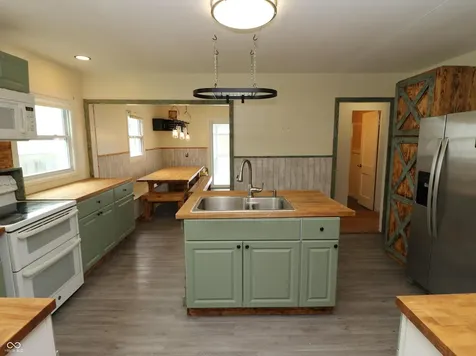 907 Cottage Avenue Crawfordsville IN 47933